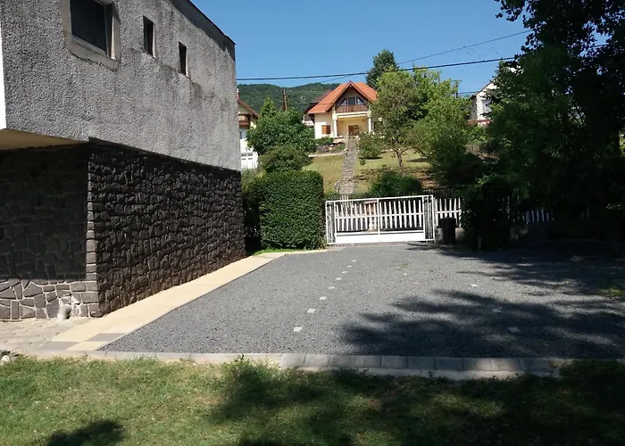 Majestic Apartmanhaz Badacsony 包道乔尼托毛伊
